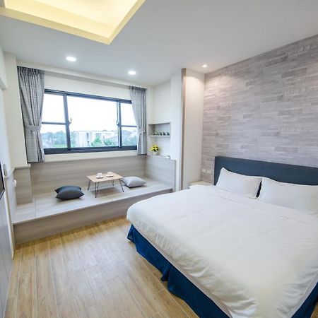 渡小夜電梯民宿 Yilannight B&B Уцзє Екстер'єр фото