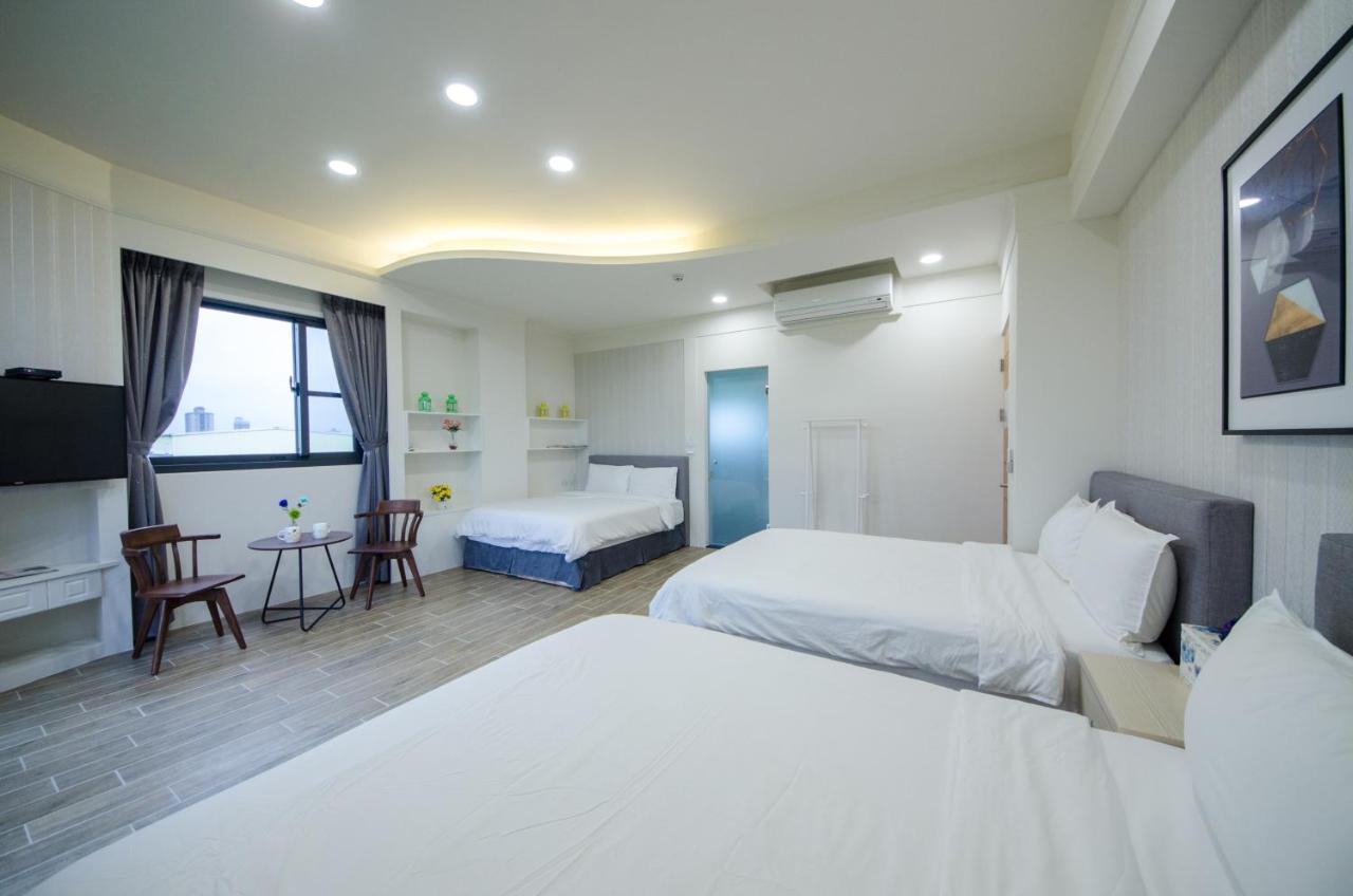 渡小夜電梯民宿 Yilannight B&B Уцзє Екстер'єр фото