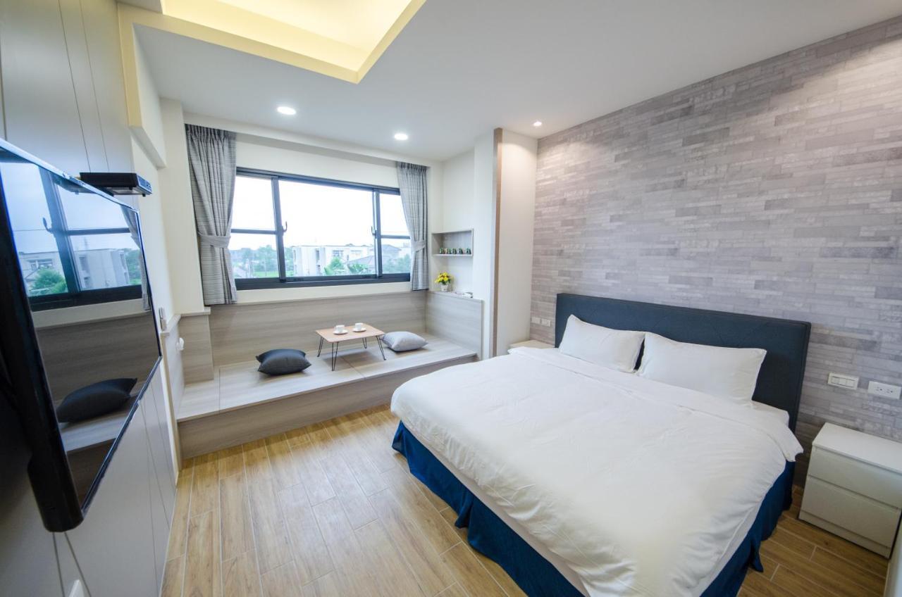 渡小夜電梯民宿 Yilannight B&B Уцзє Екстер'єр фото