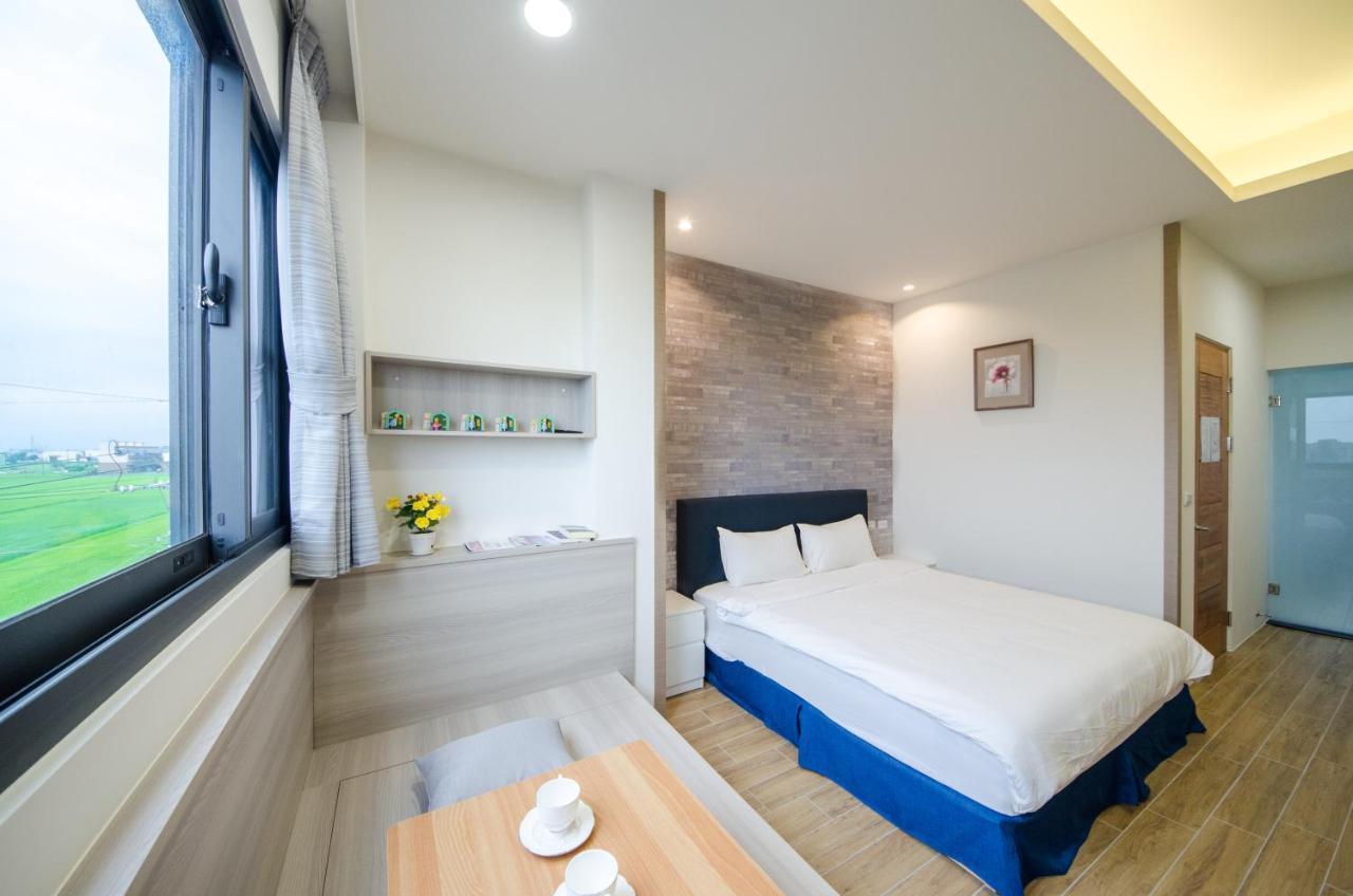 渡小夜電梯民宿 Yilannight B&B Уцзє Екстер'єр фото