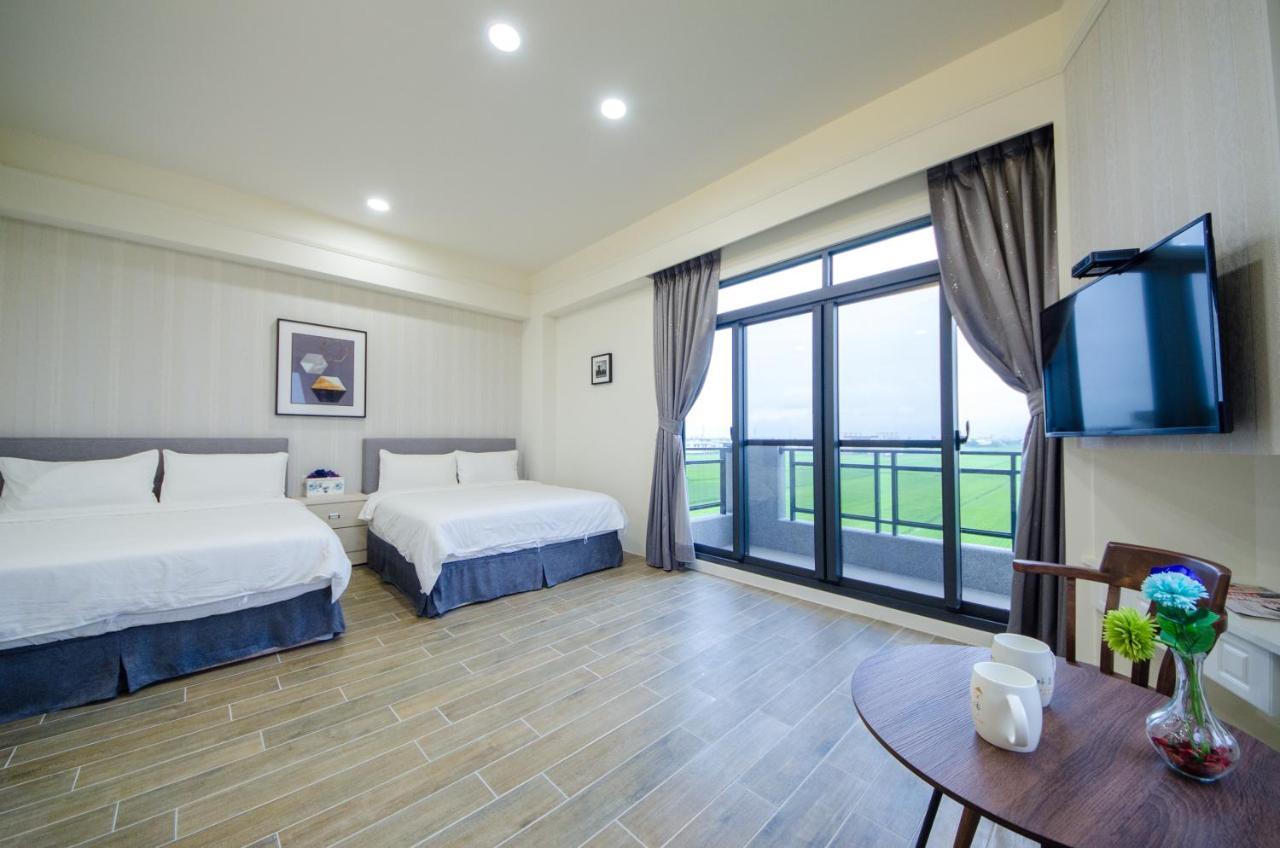 渡小夜電梯民宿 Yilannight B&B Уцзє Екстер'єр фото