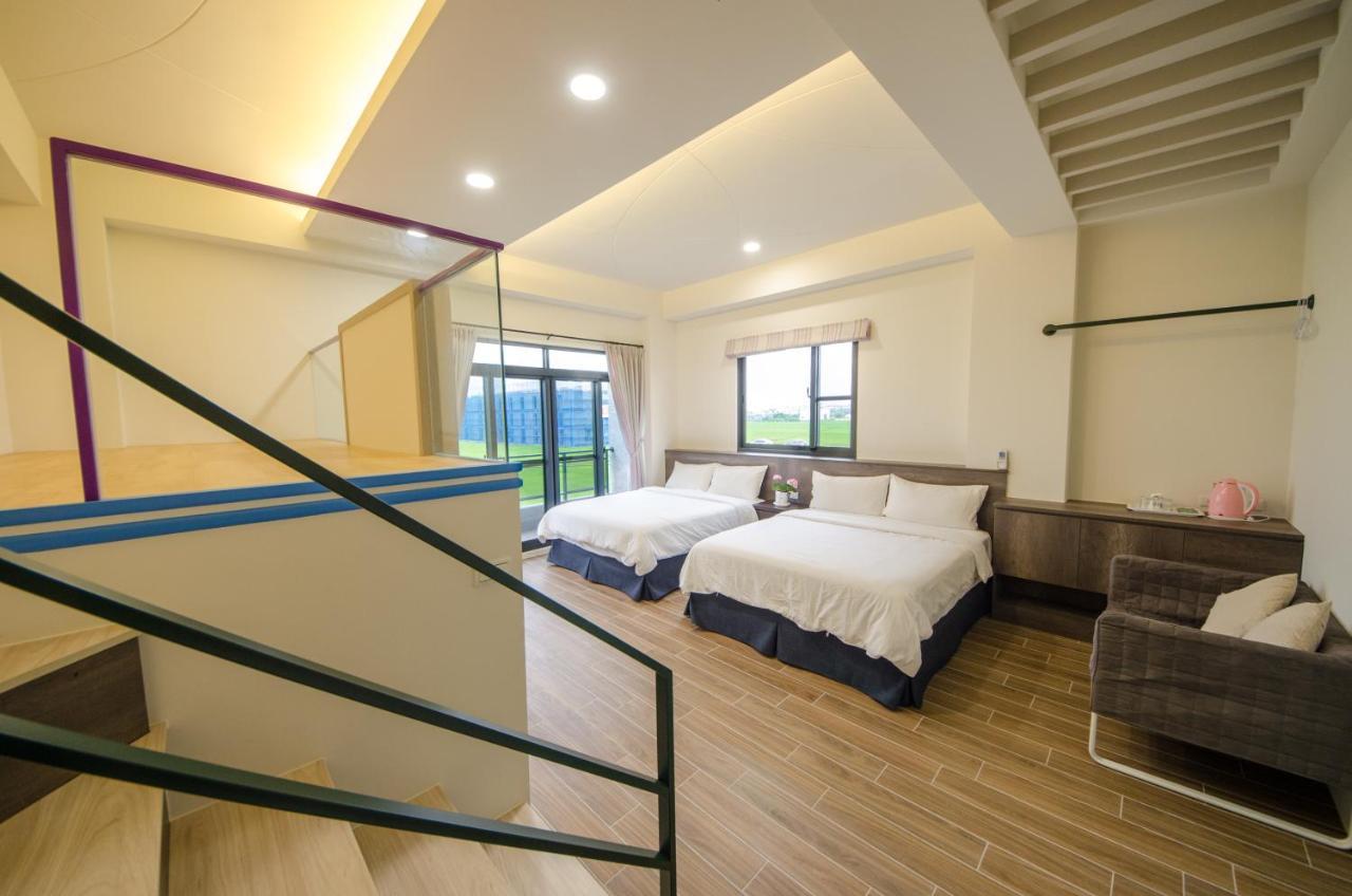 渡小夜電梯民宿 Yilannight B&B Уцзє Екстер'єр фото