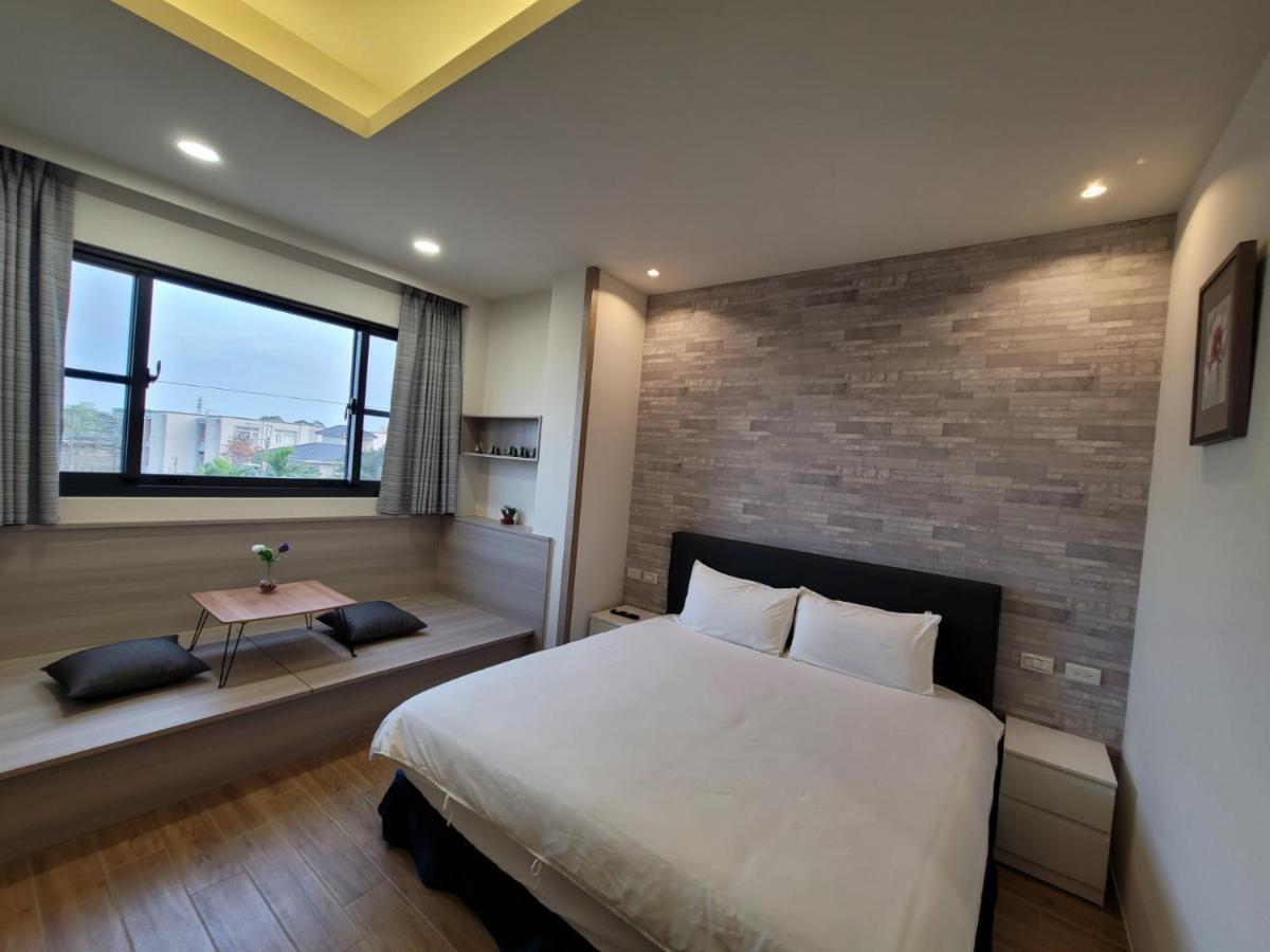 渡小夜電梯民宿 Yilannight B&B Уцзє Екстер'єр фото