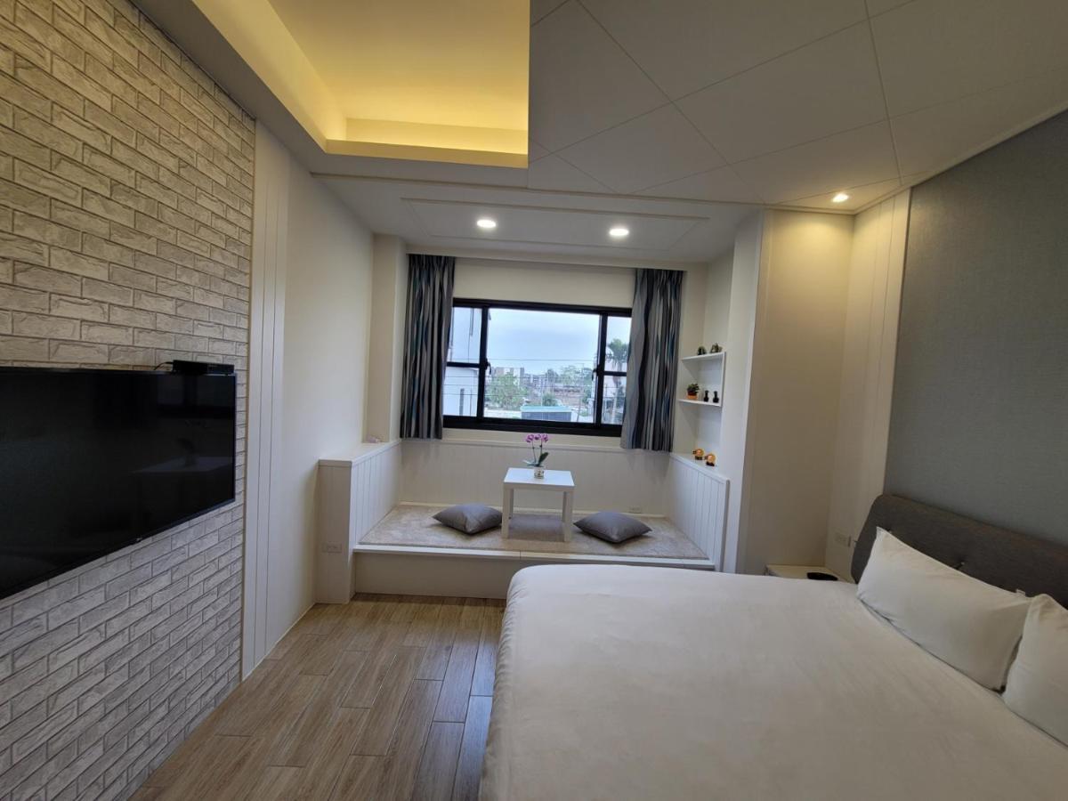 渡小夜電梯民宿 Yilannight B&B Уцзє Екстер'єр фото