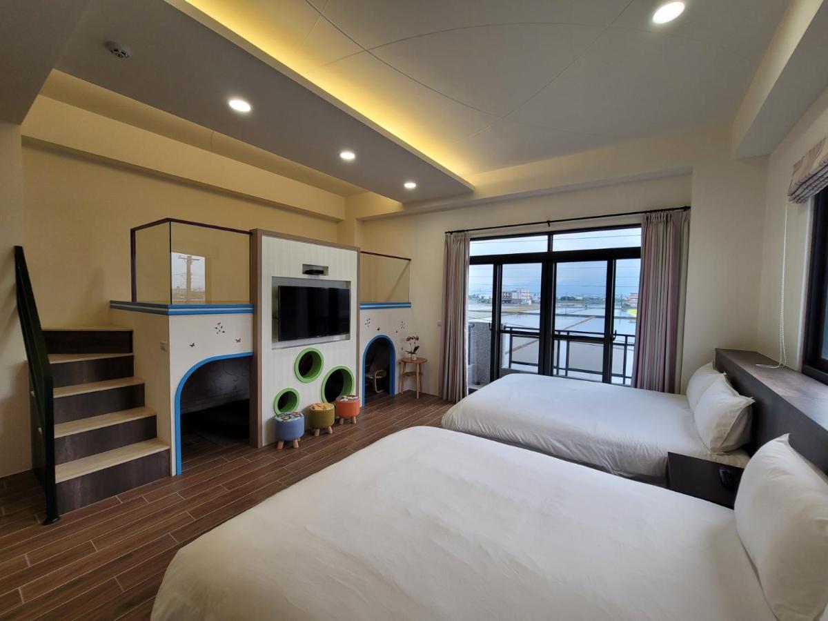 渡小夜電梯民宿 Yilannight B&B Уцзє Екстер'єр фото