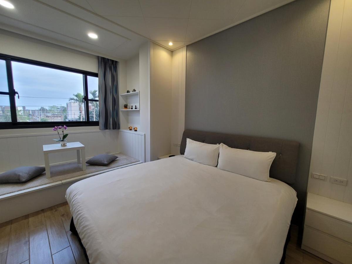 渡小夜電梯民宿 Yilannight B&B Уцзє Екстер'єр фото