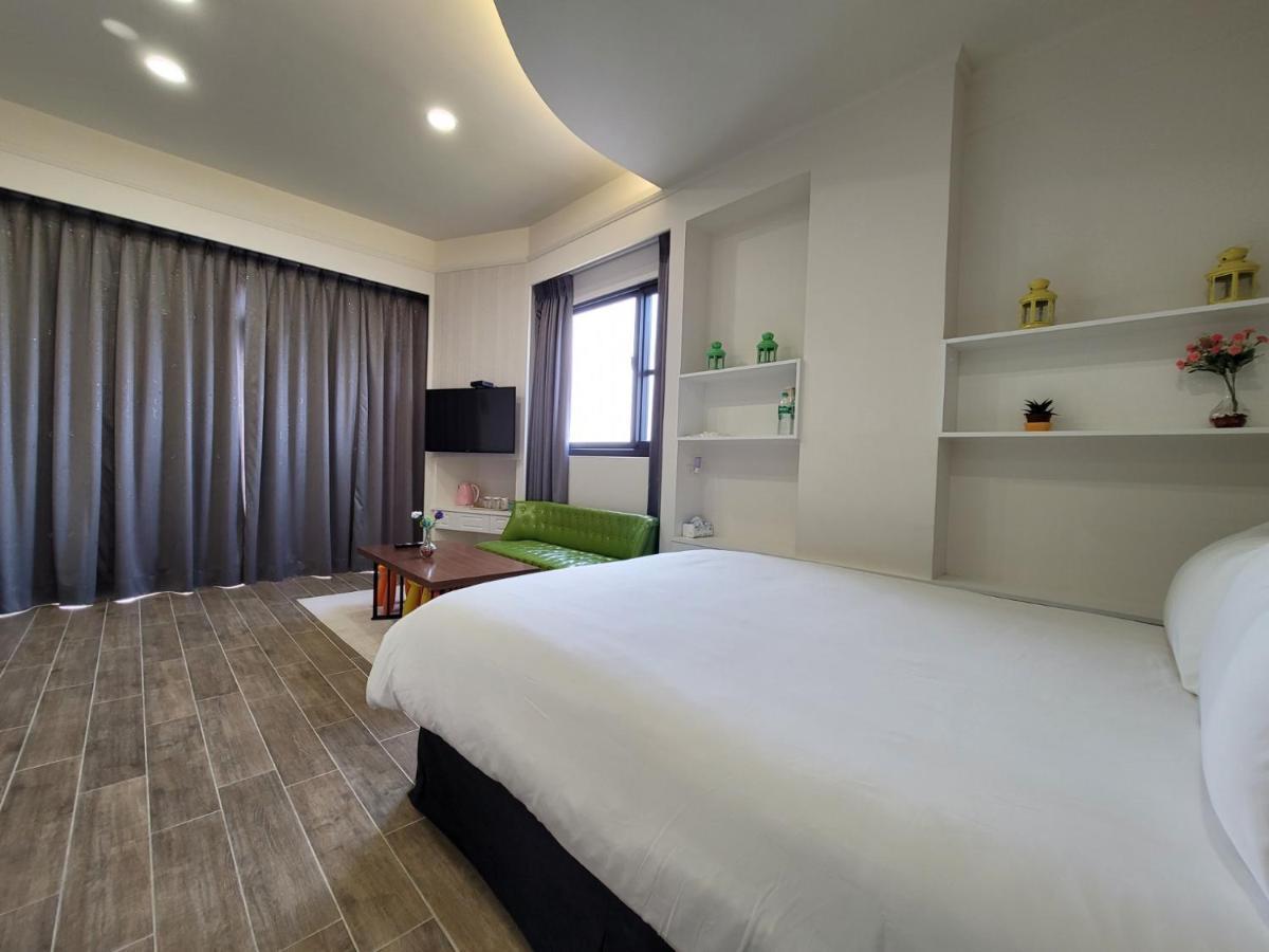 渡小夜電梯民宿 Yilannight B&B Уцзє Екстер'єр фото