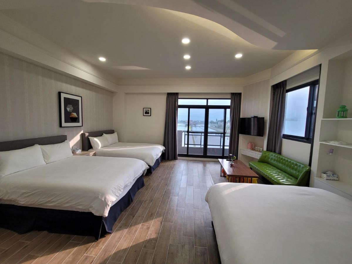 渡小夜電梯民宿 Yilannight B&B Уцзє Екстер'єр фото